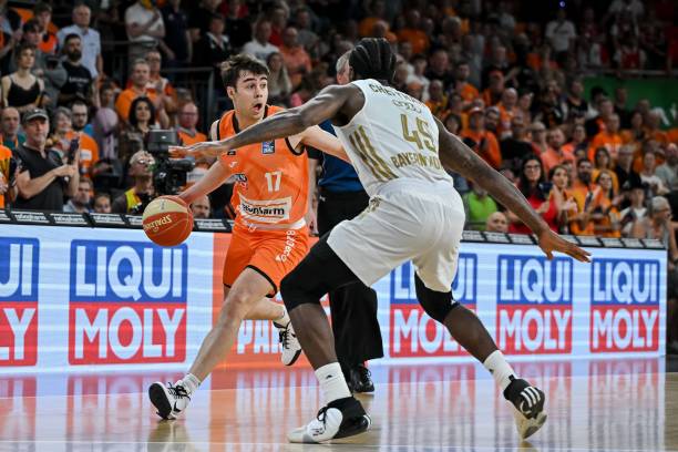 亚洲赛场上 亚洲赛场上