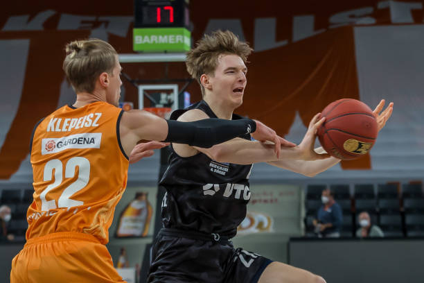 斯班狮吼猛 斯班狮吼猛