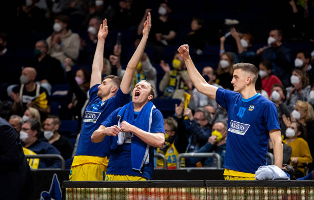 全队形成一 全队形成一