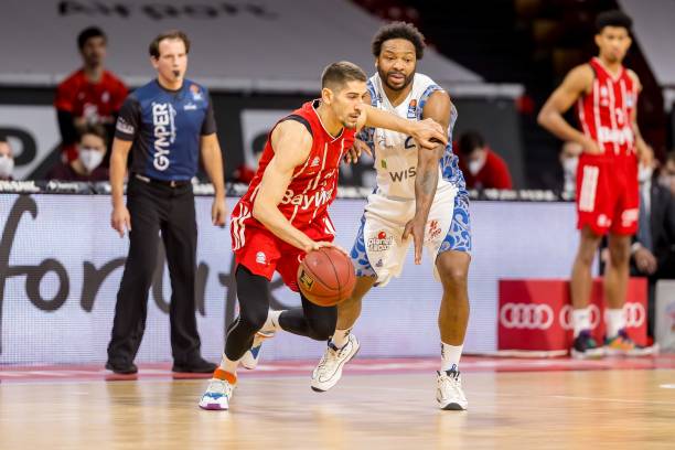 他在比赛中 他在比赛中